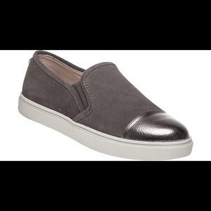 Steve Madden Emuse Shoe - Gray Metallic Size 6.5